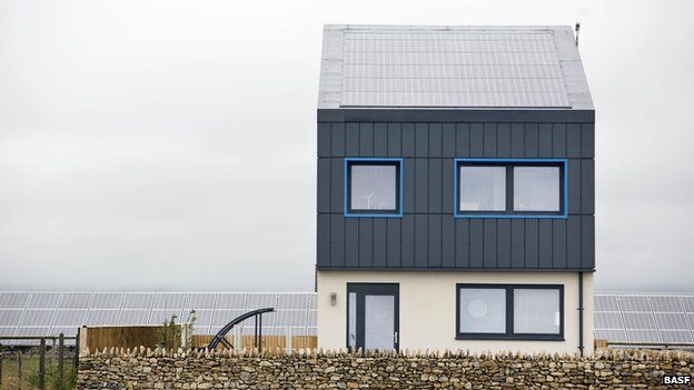 Zero Carbon House Defies British Political Leaders Green Building