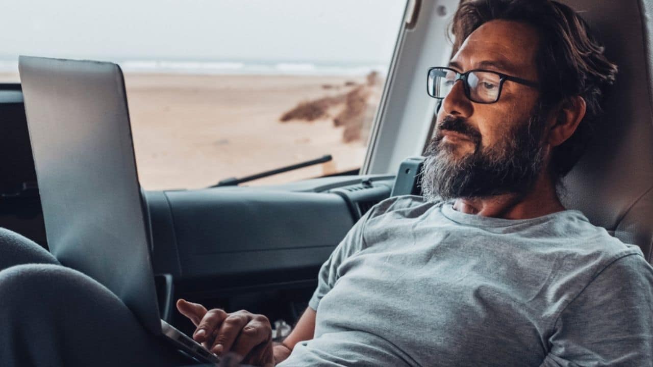 11 Reliable Ways To Get The Internet Off-Grid