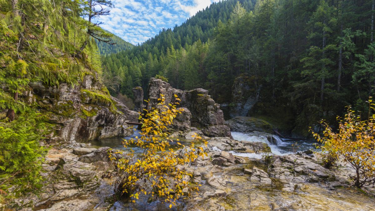 25 Amazing Places Around The World To Live Off The Grid