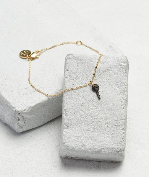 Creative ways of recycling and reusing old keys