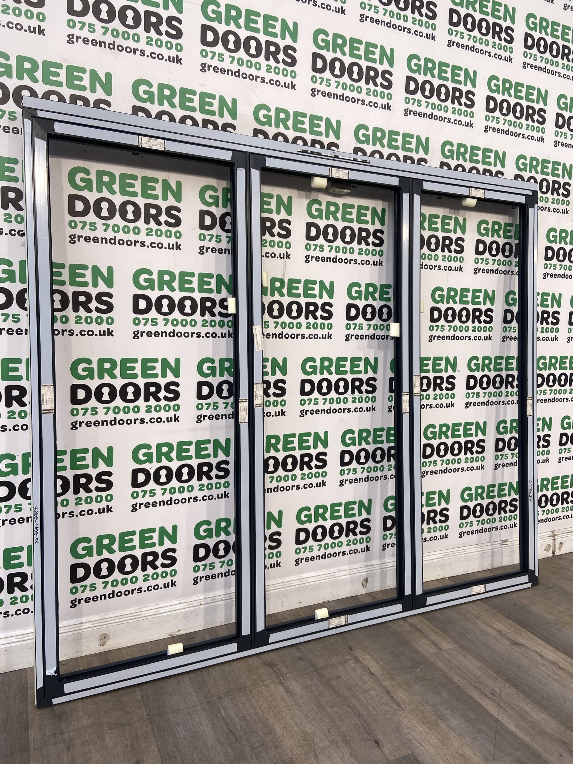 Aluminium Anthracite Grey Fixed Window Green doors