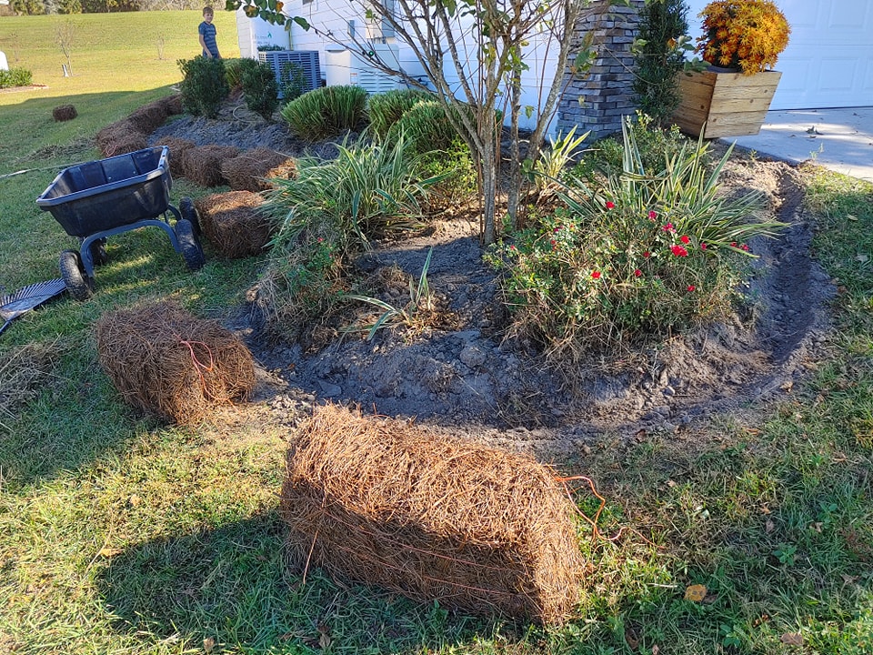 How much should a bale of pine straw cost to install? GreenPal