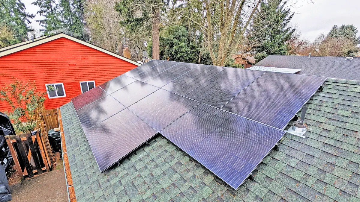 Aloha Oregon Home Installs Solar Panels and Battery Backup