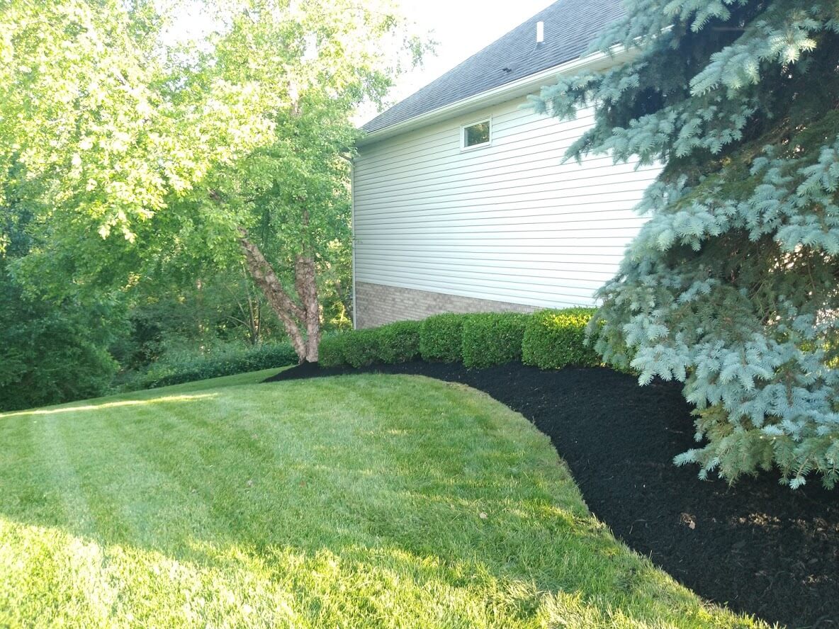 Mulching Near Me » Mulch Installation Portage & Summit County