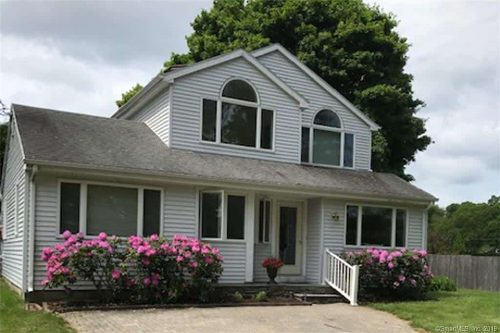 6 Open Houses This Weekend! Open houses in Lords Point, Stonington.