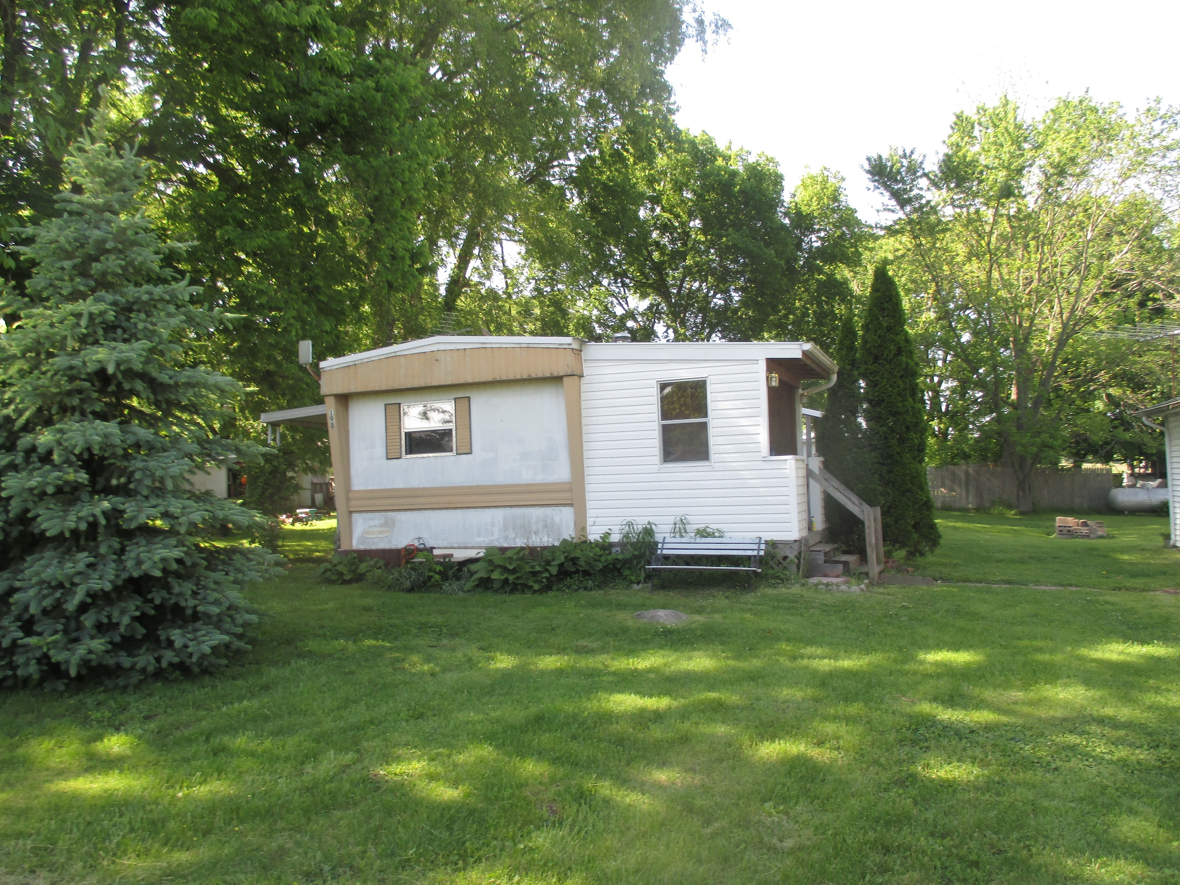 198 Jefferson St., Perrysville, IN 47974 Greg Clingan Auctions