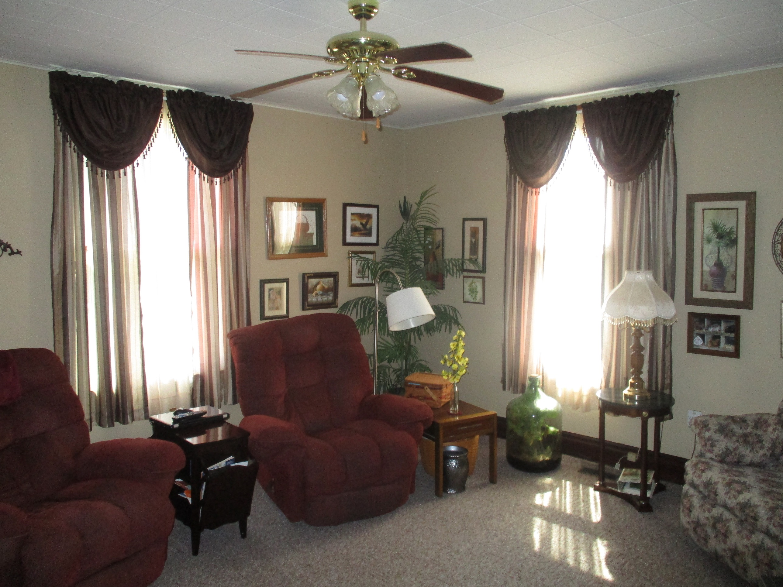 511 W State St. Veedersburg, IN 47987 Greg Clingan Auctions