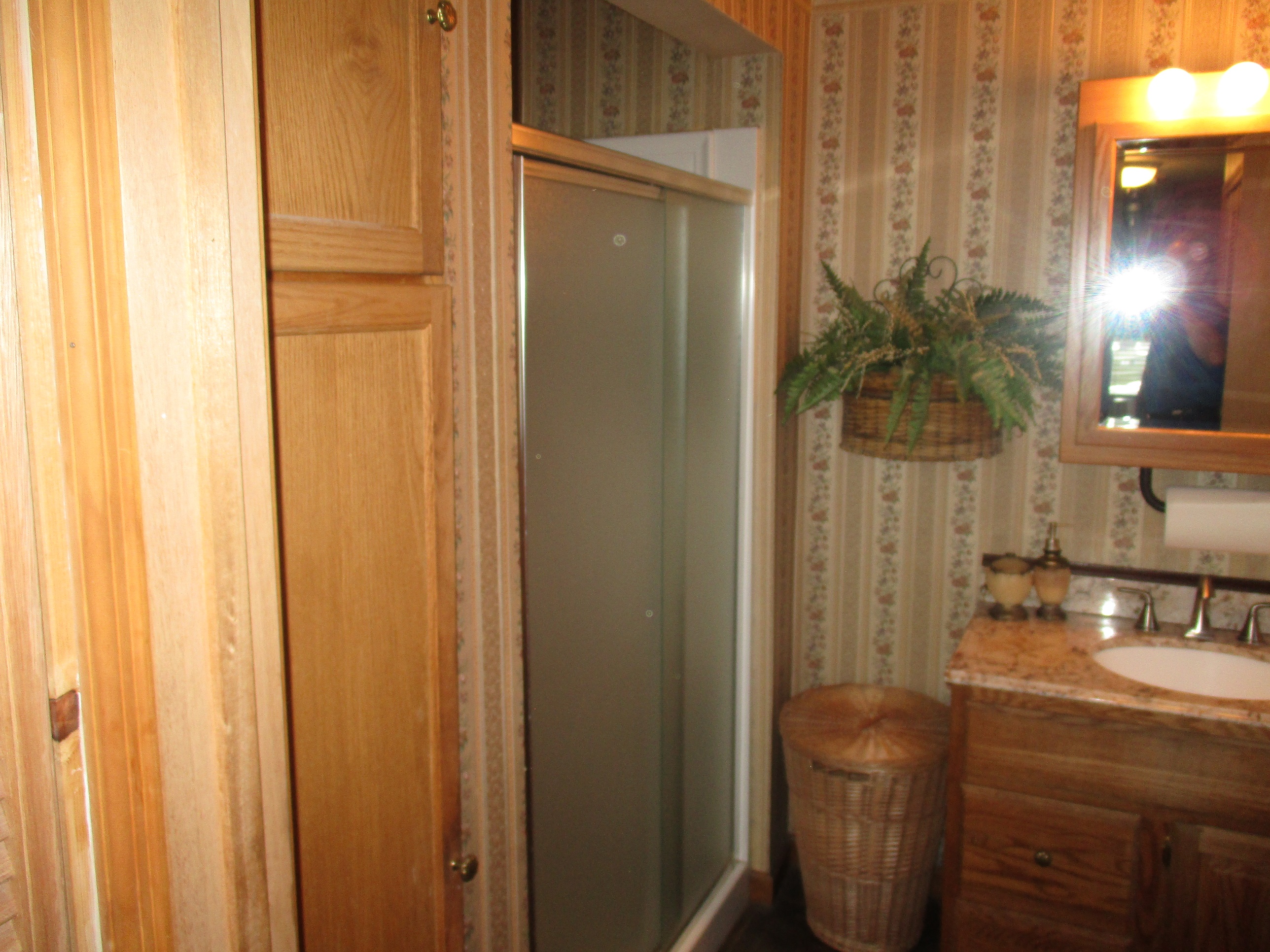 511 W State St. Veedersburg, IN 47987 Greg Clingan Auctions