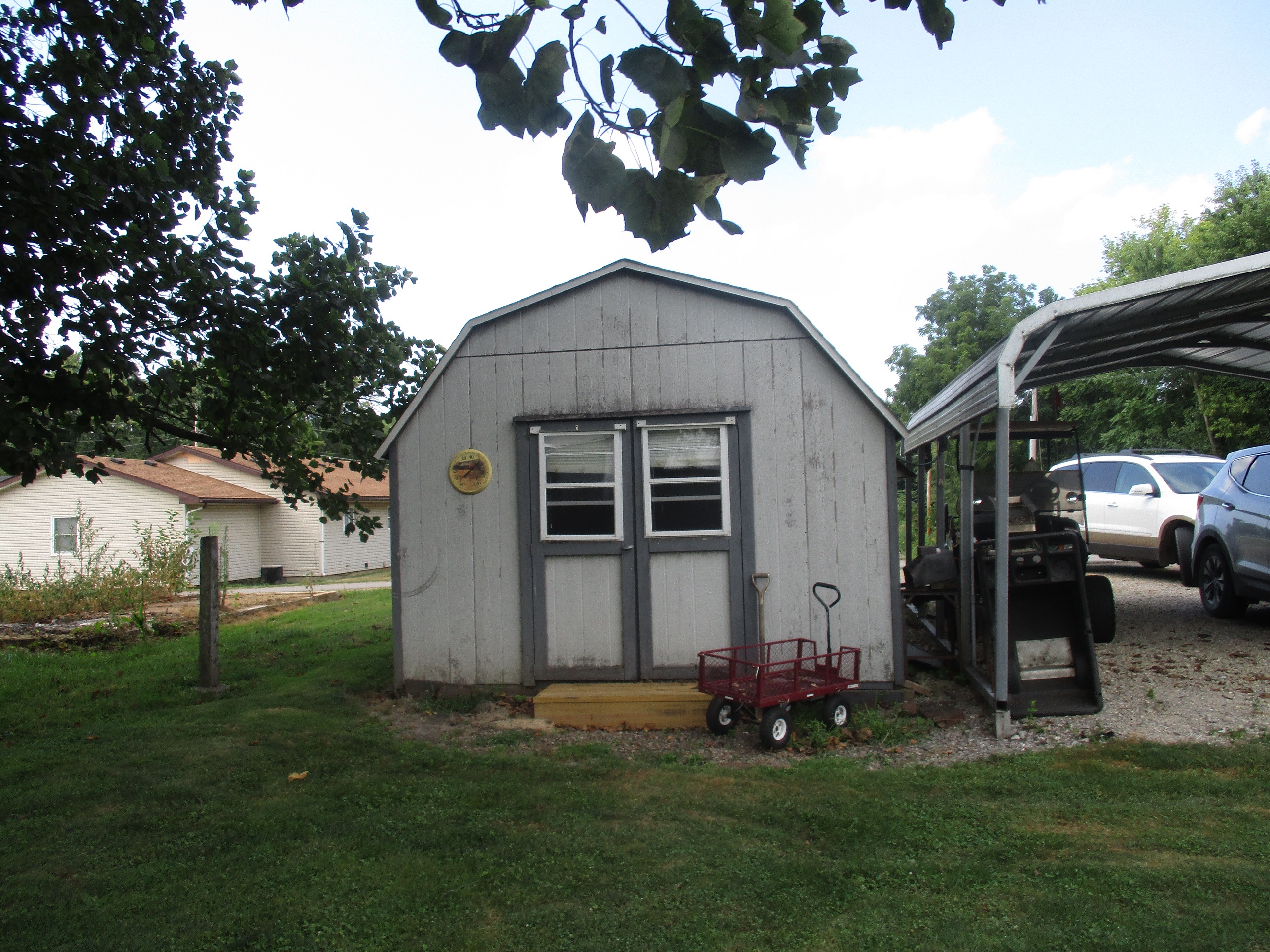 511 W State St. Veedersburg, IN 47987 Greg Clingan Auctions