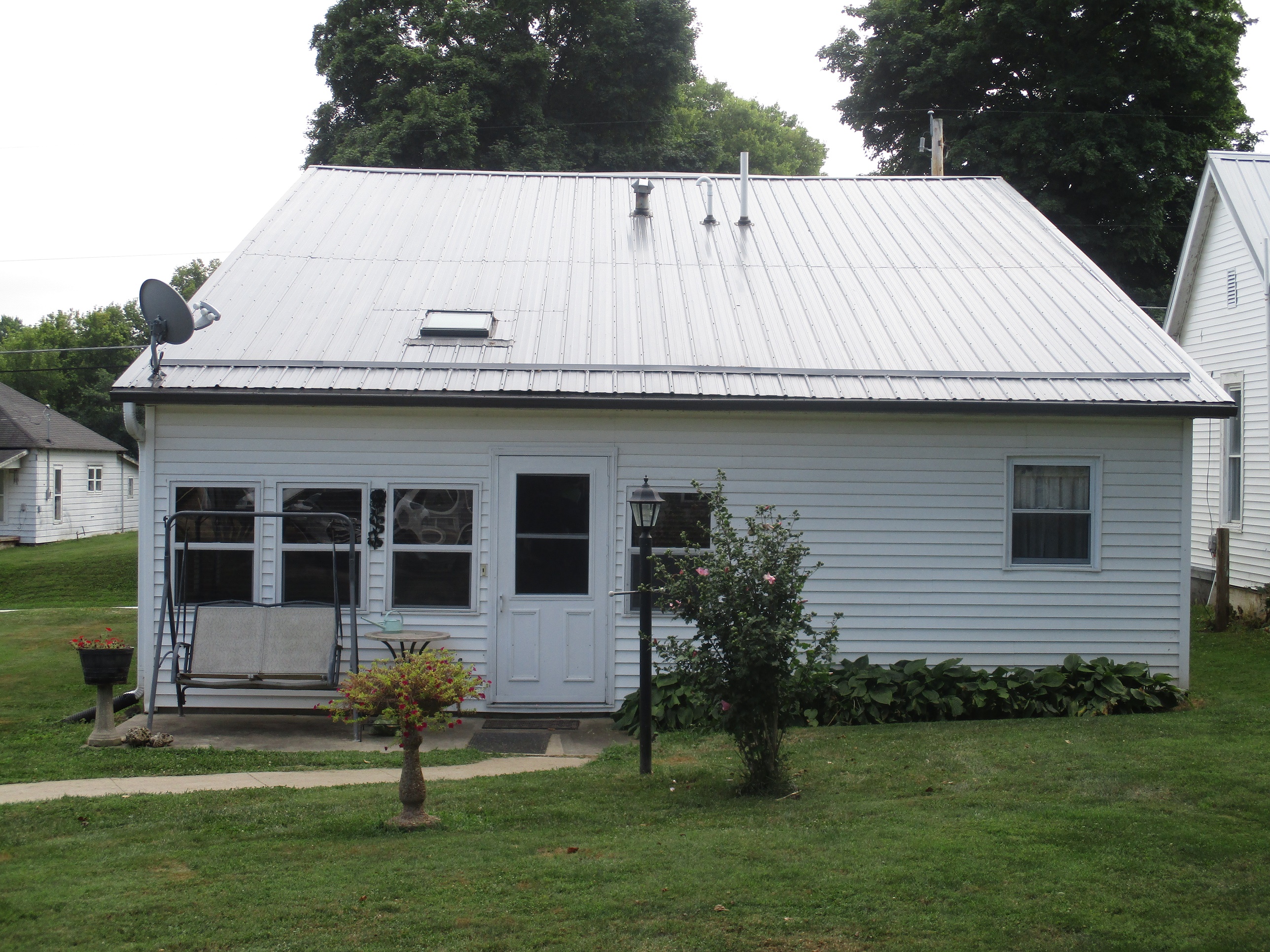 511 W State St. Veedersburg, IN 47987 Greg Clingan Auctions