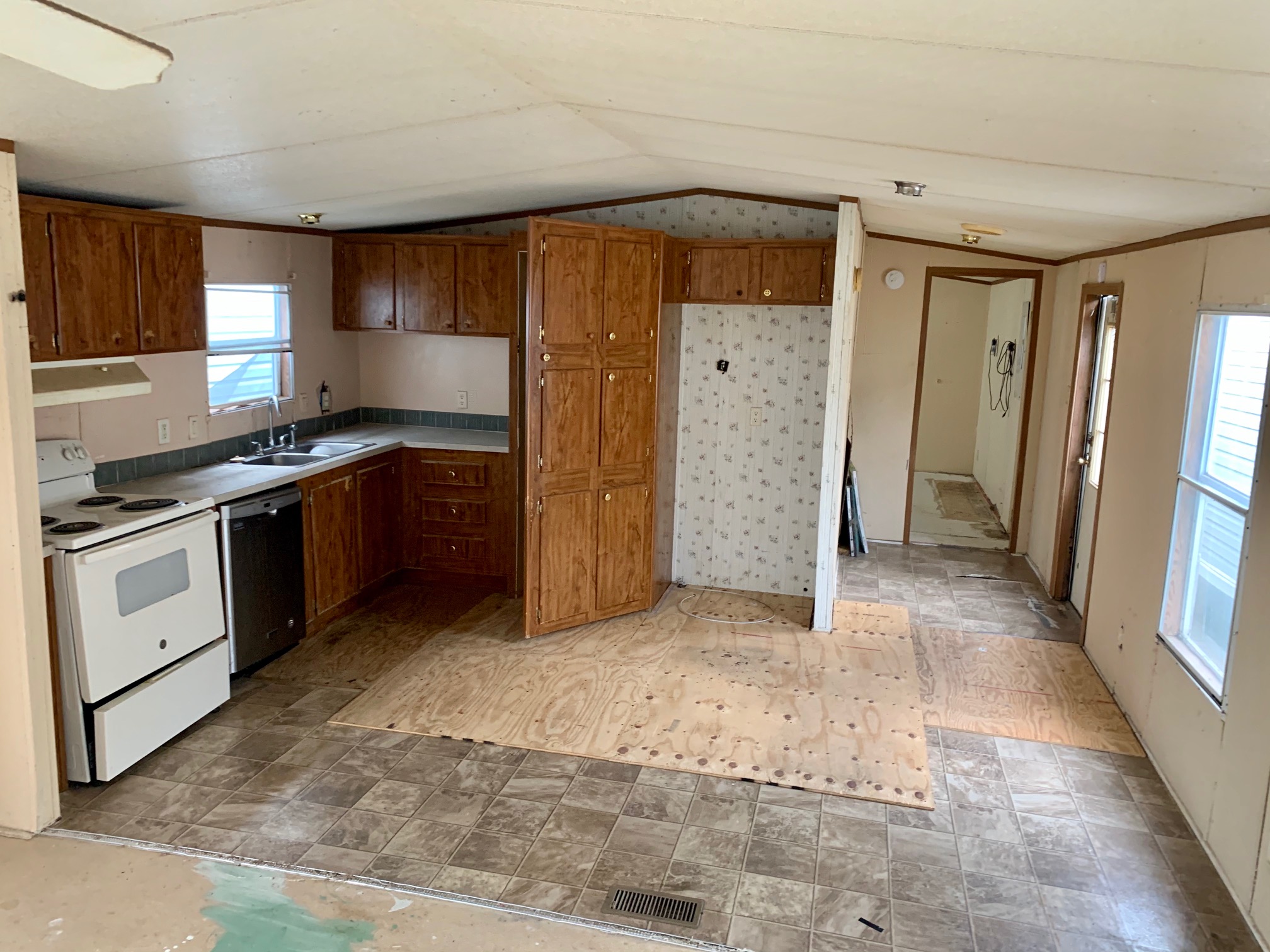 2000 Crestridge Greg Tilley's Repos New Homes