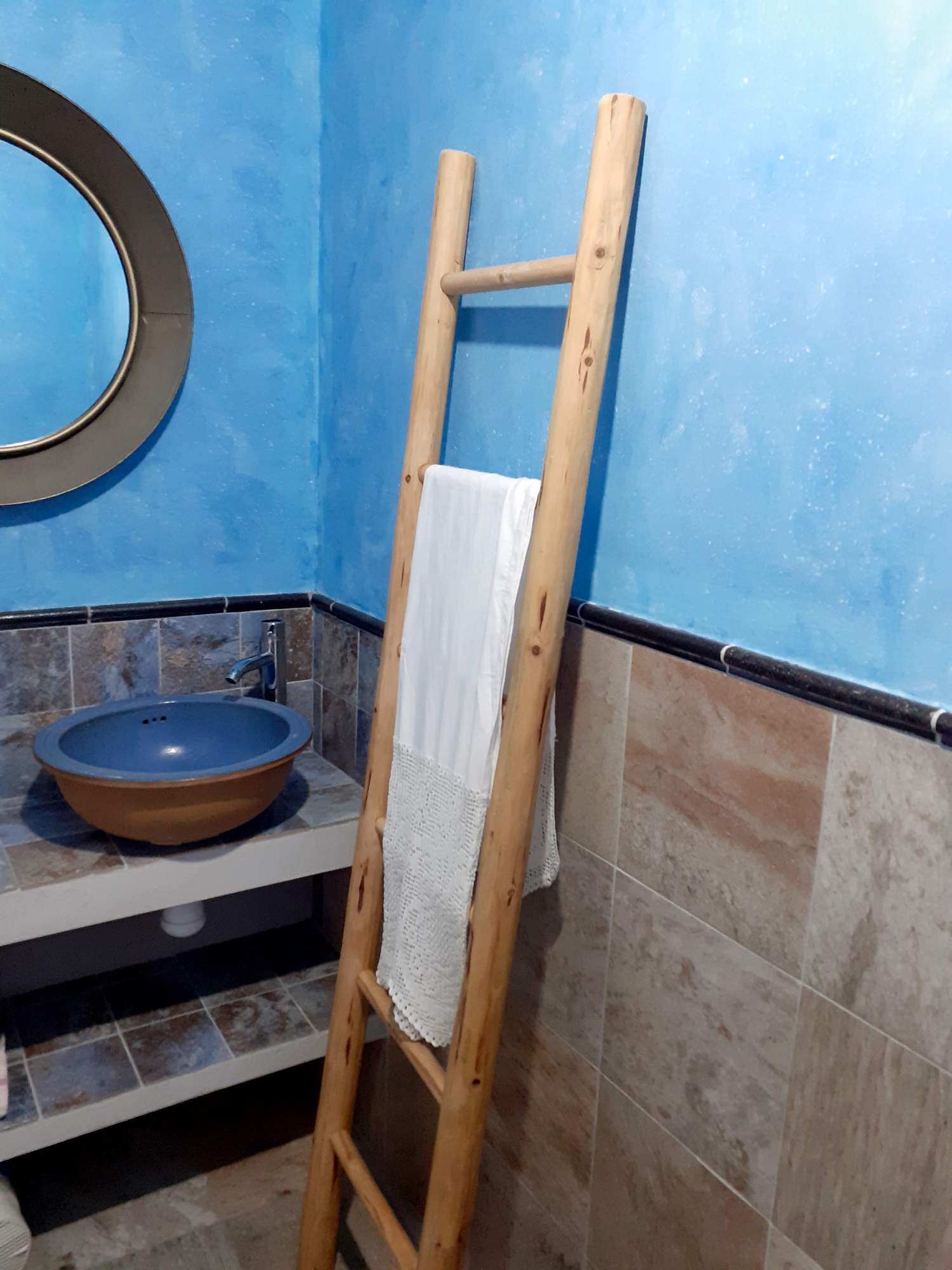Private wine cellar bathroom Ocean Coral Bay