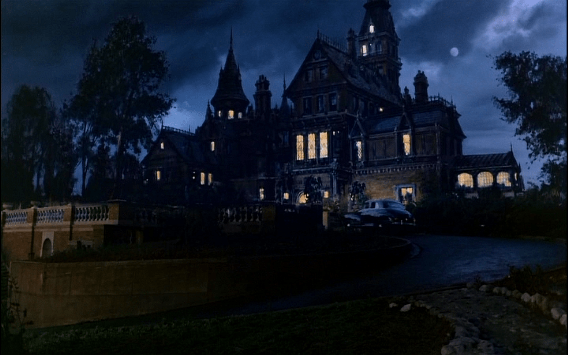 5 Perfect Movies for Halloween GREY Journal