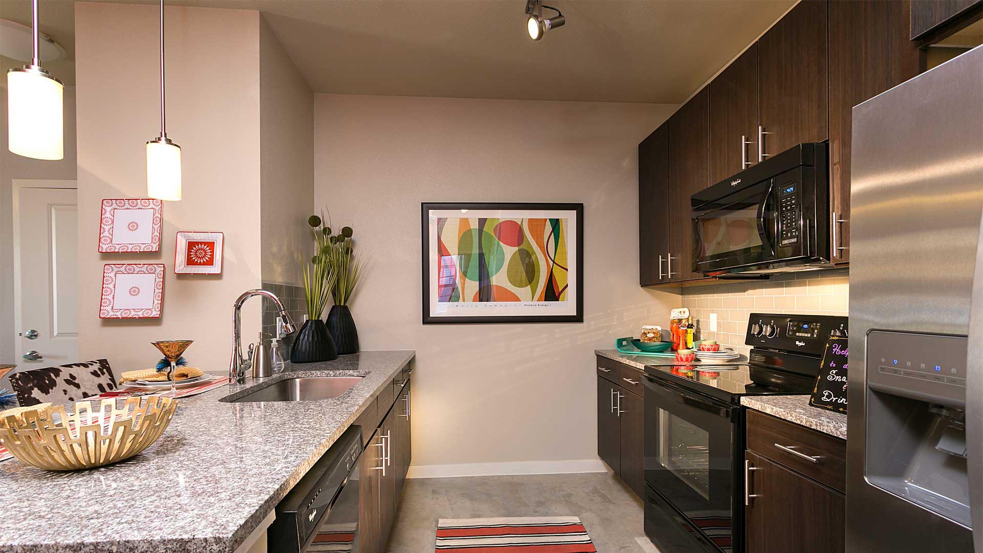 Hiline At Littleton CommonsOne, Two & Three Bedroom Apartments