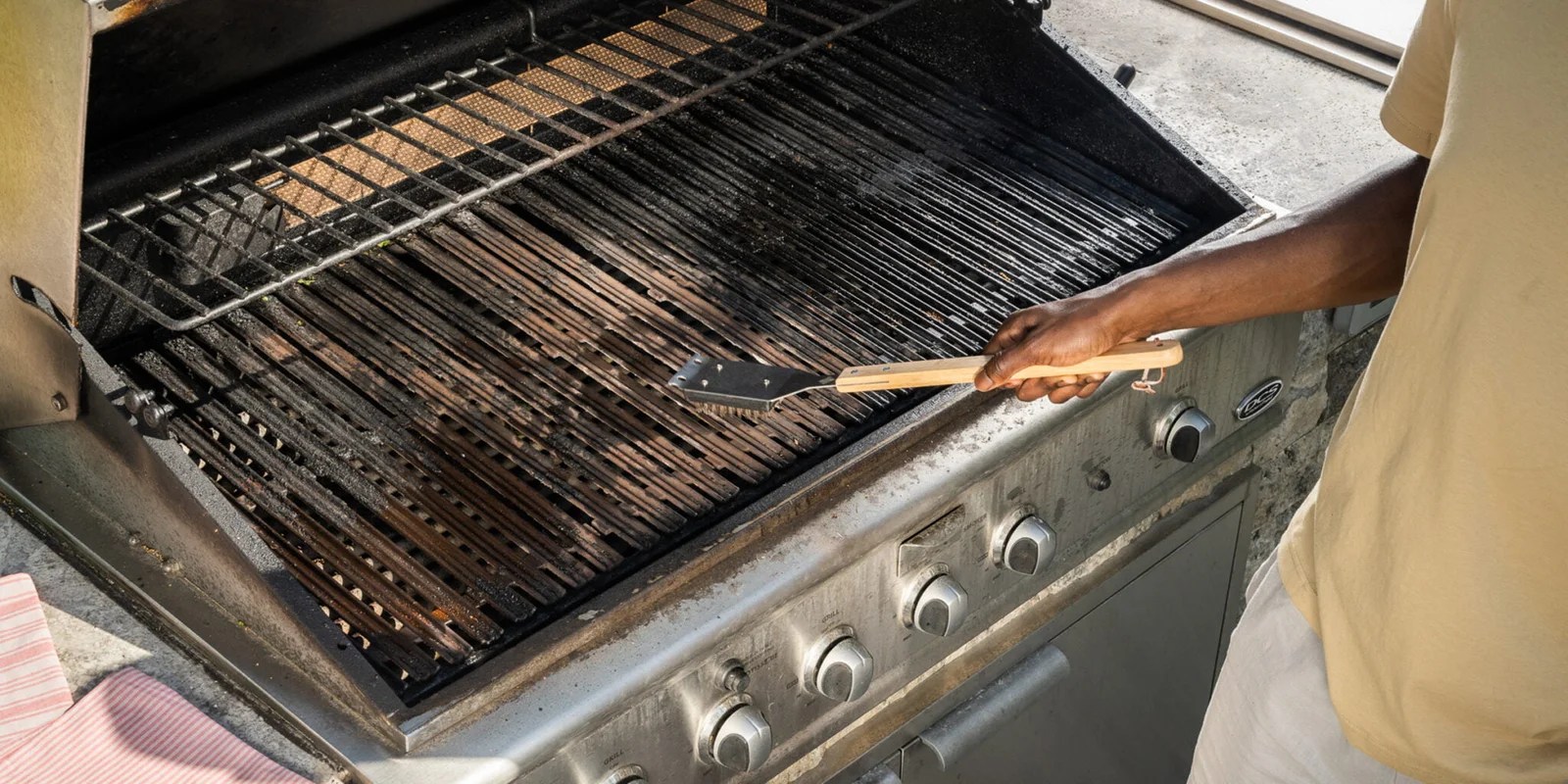 Powerful Techniques: How To Remove Rust From A Commercial Griddle