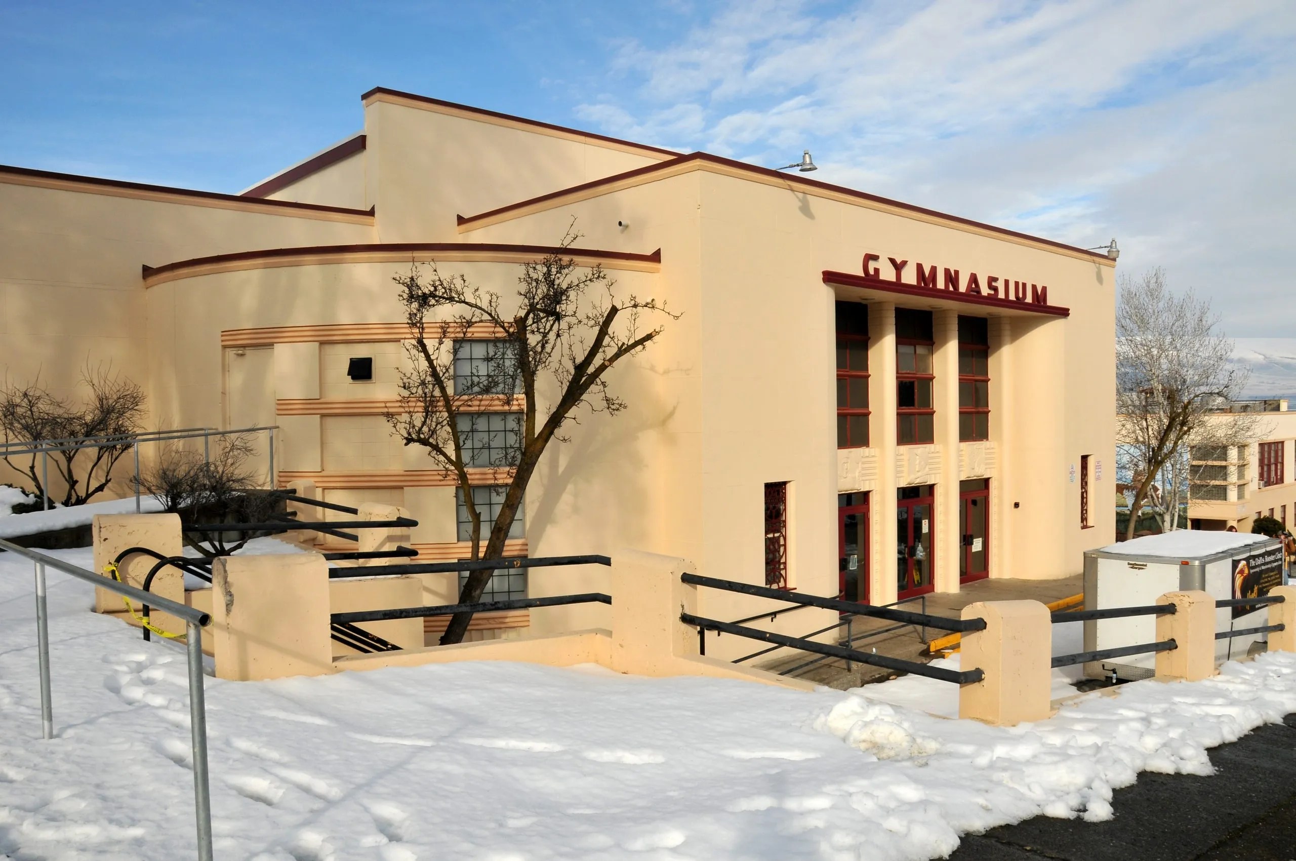 The Dalles High School Gym Grifffin Construction