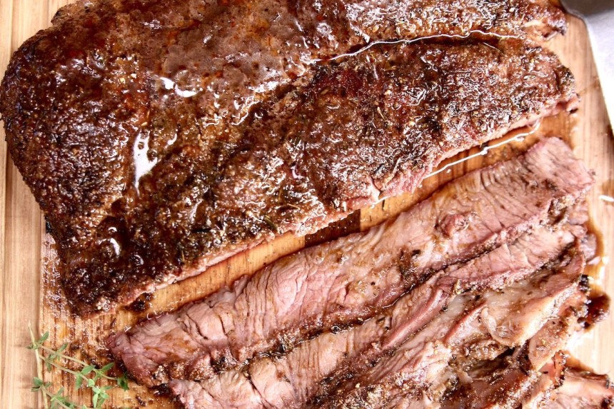 Brisket vs Chuck Roast Compare and Decide! (Winter 2024)