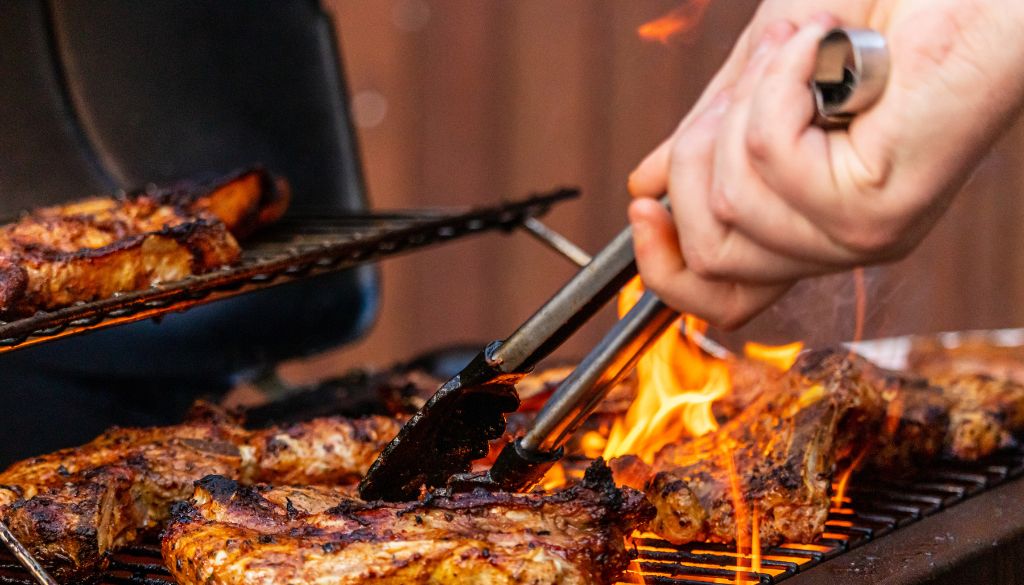 Best Grilling Metal Spatula and Tongs Grilling Explained