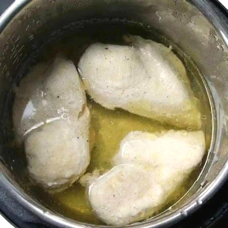 How Long Does It Take To Boil Chicken Wings Before Grilling? (Exact Time)