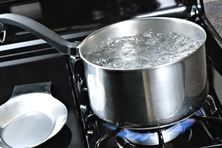 Can You Boil Water On A Blackstone Griddle? (All You Need To Know)