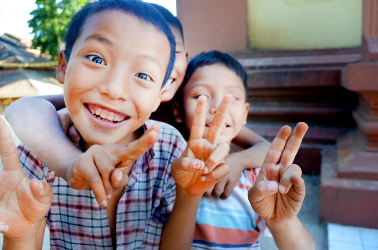 Spreading happiness over the world Griot Circle