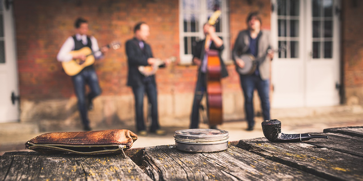 Difference Between Bluegrass and Country Music