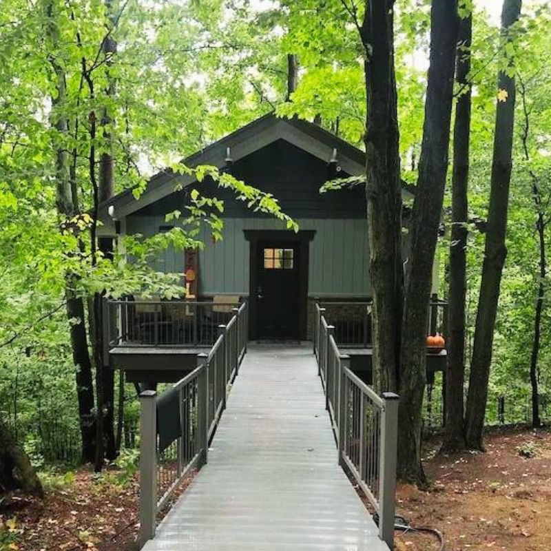 17+ Cozy Cabin Rentals in Michigan for a Perfect Summer, Fall or Winter