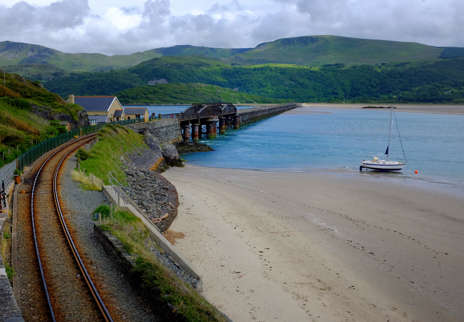 Barmouth viaduct to receive biggest restoration in its history Rail UK