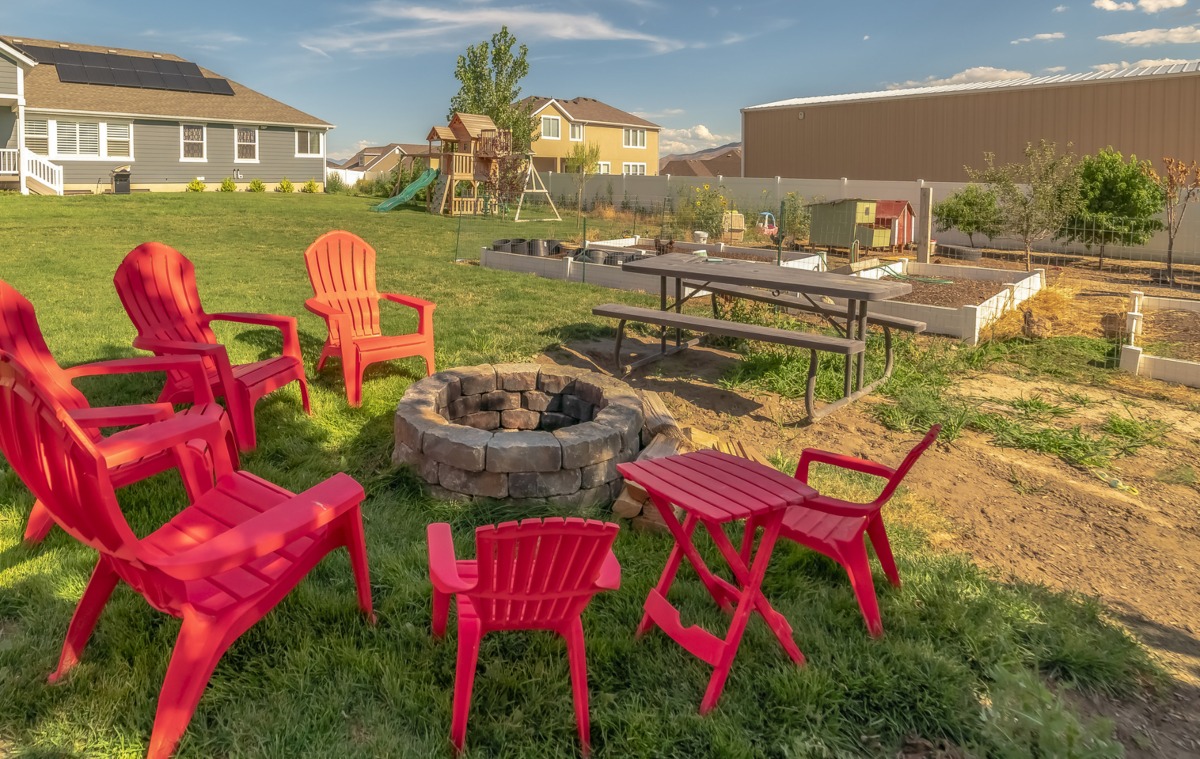 17 Backyard Homestead Ideas for Living Independently GroCycle