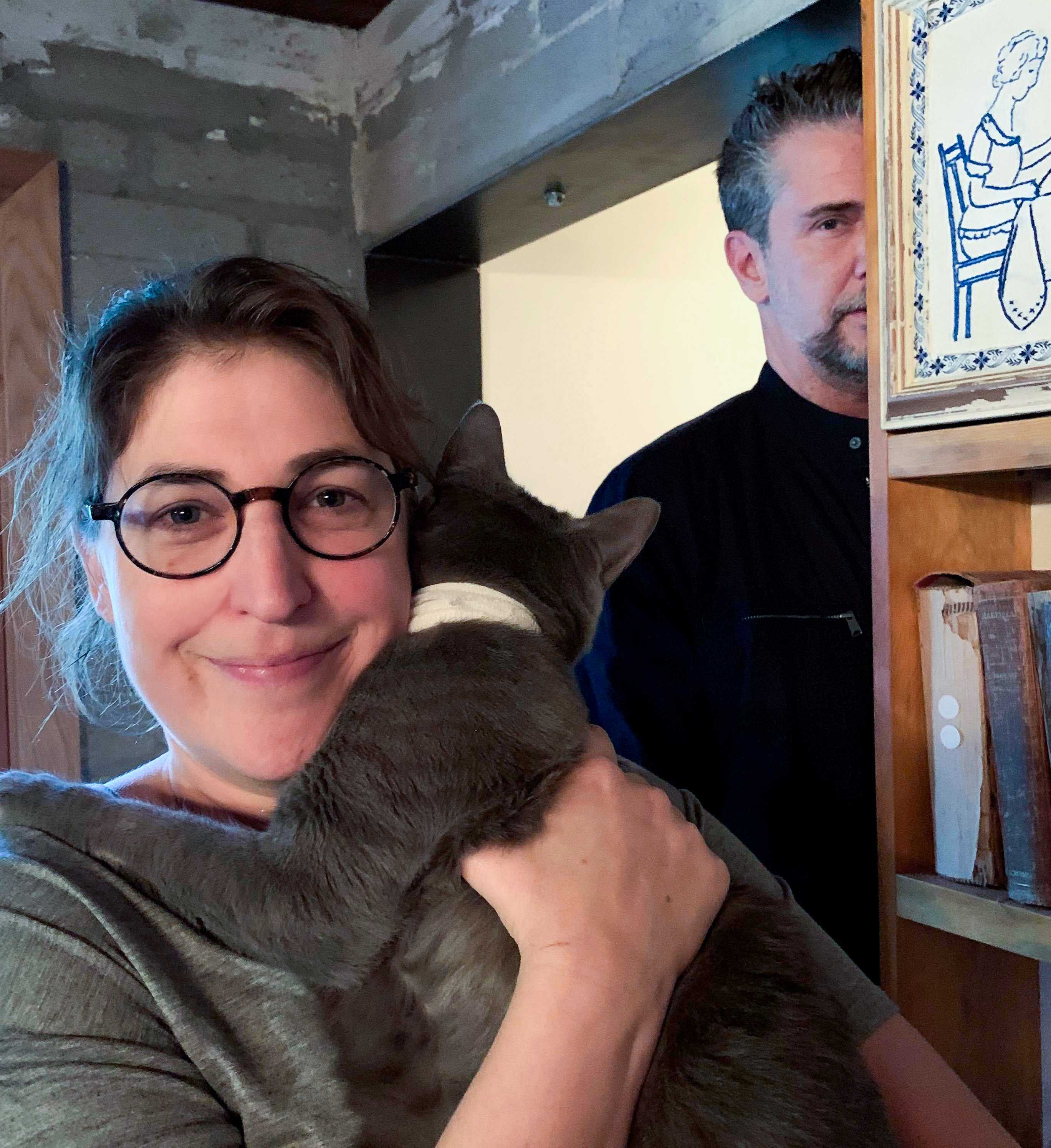 Mayim Bialik Husband 2020 Who Is Mayim Bialik S