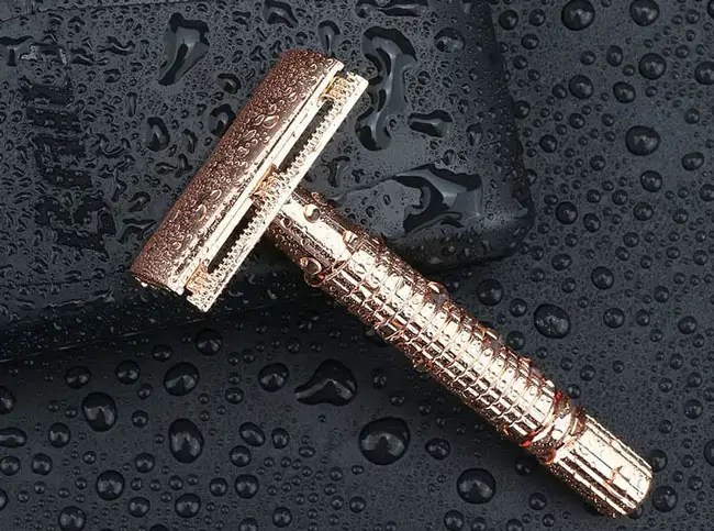 Electric Razor Vs Manual Razor: A Debate Between Cost & Comfort In Shaving