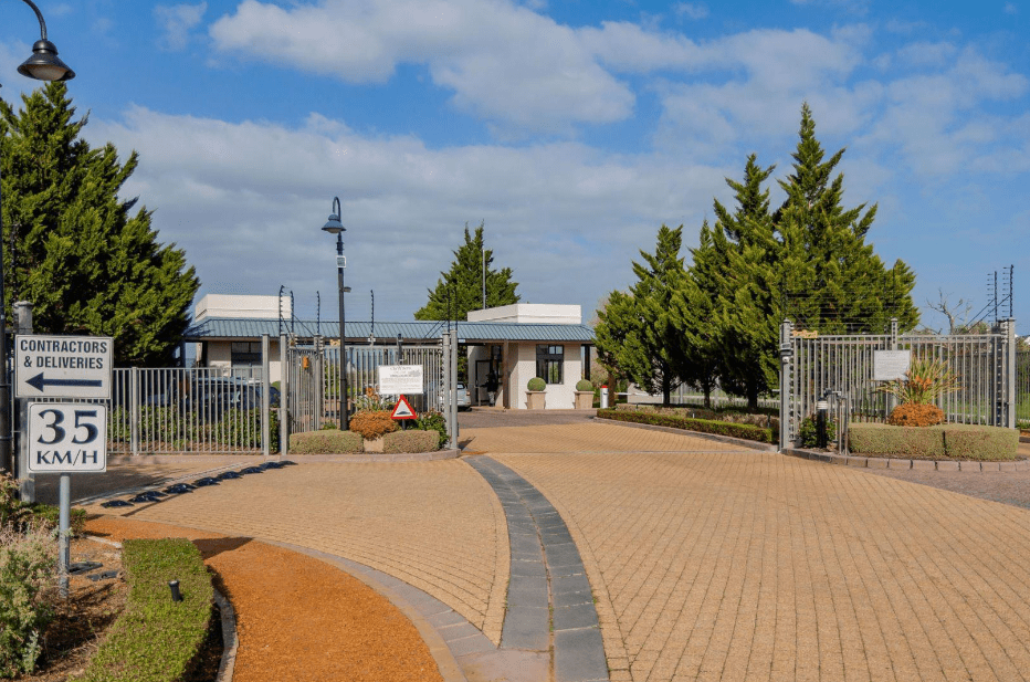 Group7 Properties FAMILY HOME IN CROYDON OLIVE ESTATE