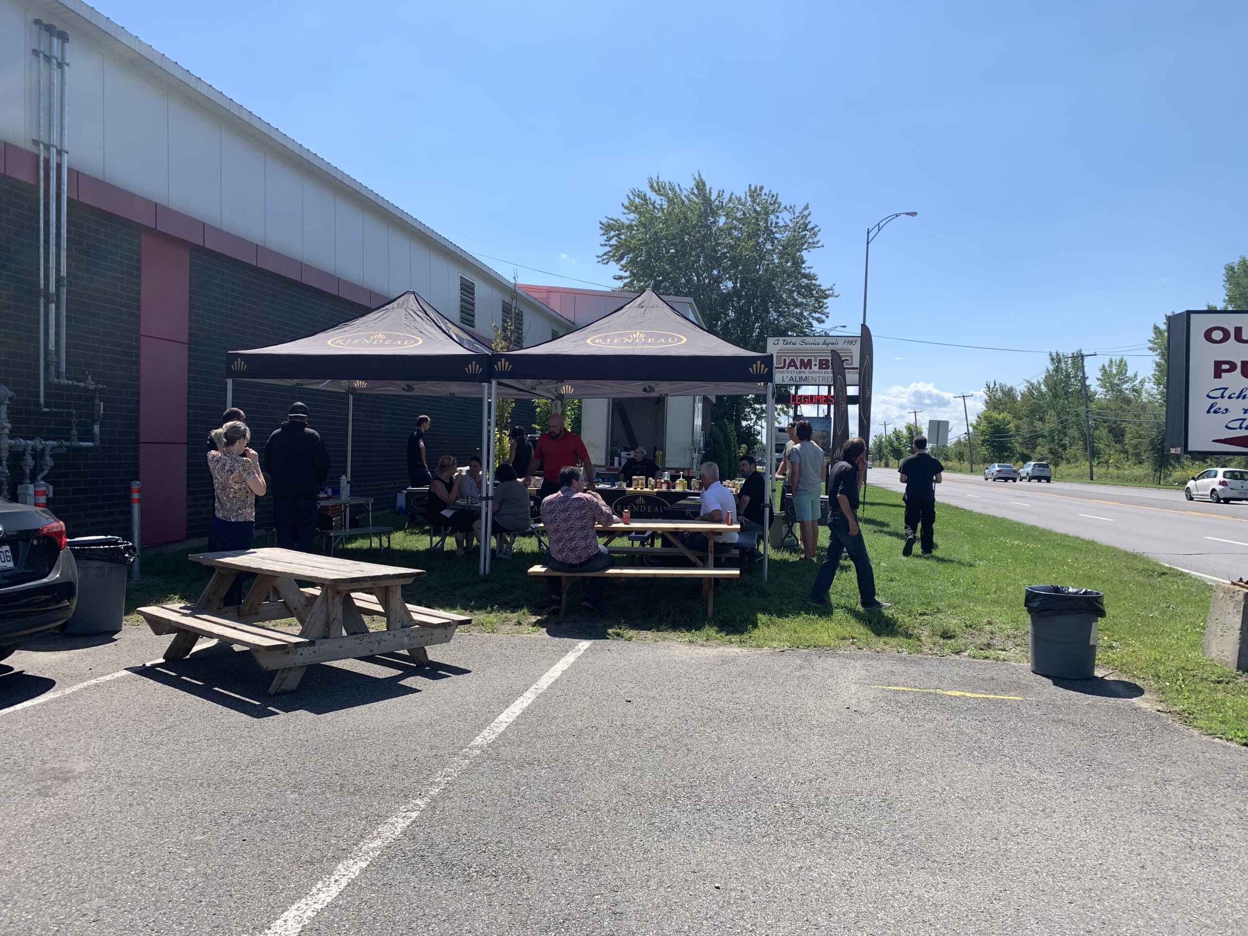 La Tournée BBQ chez JamBec Groupe Riendeau