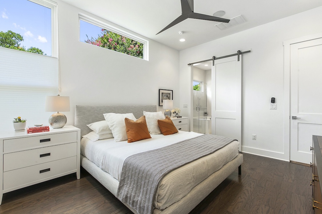 33a_2117annarboraustin Group MB Real Estate