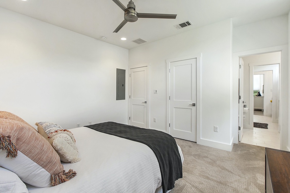 70_2117annarboraustin Group MB Real Estate