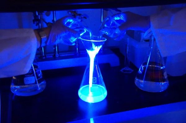 Electrochemiluminescence and Chemiluminescence Lab OIST Groups