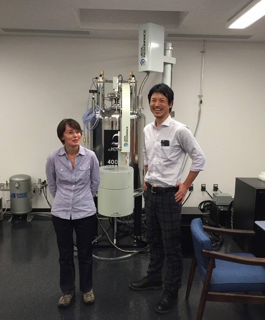 JEOL 400 MHz NMRが設置されました！ OIST Groups