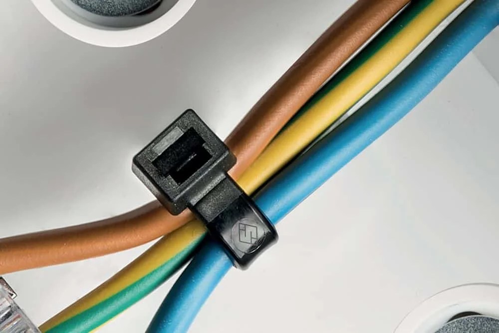 How To Hang Grow Lights In Tent (Easy StepByStep Guide)