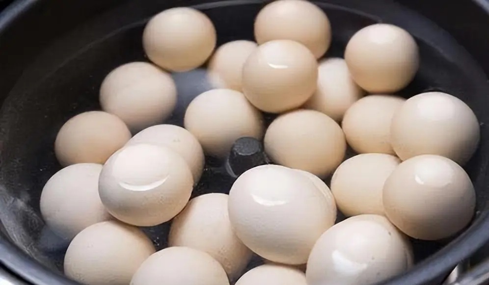 What are the benefits of eating egg yolk, in the morning, and evening