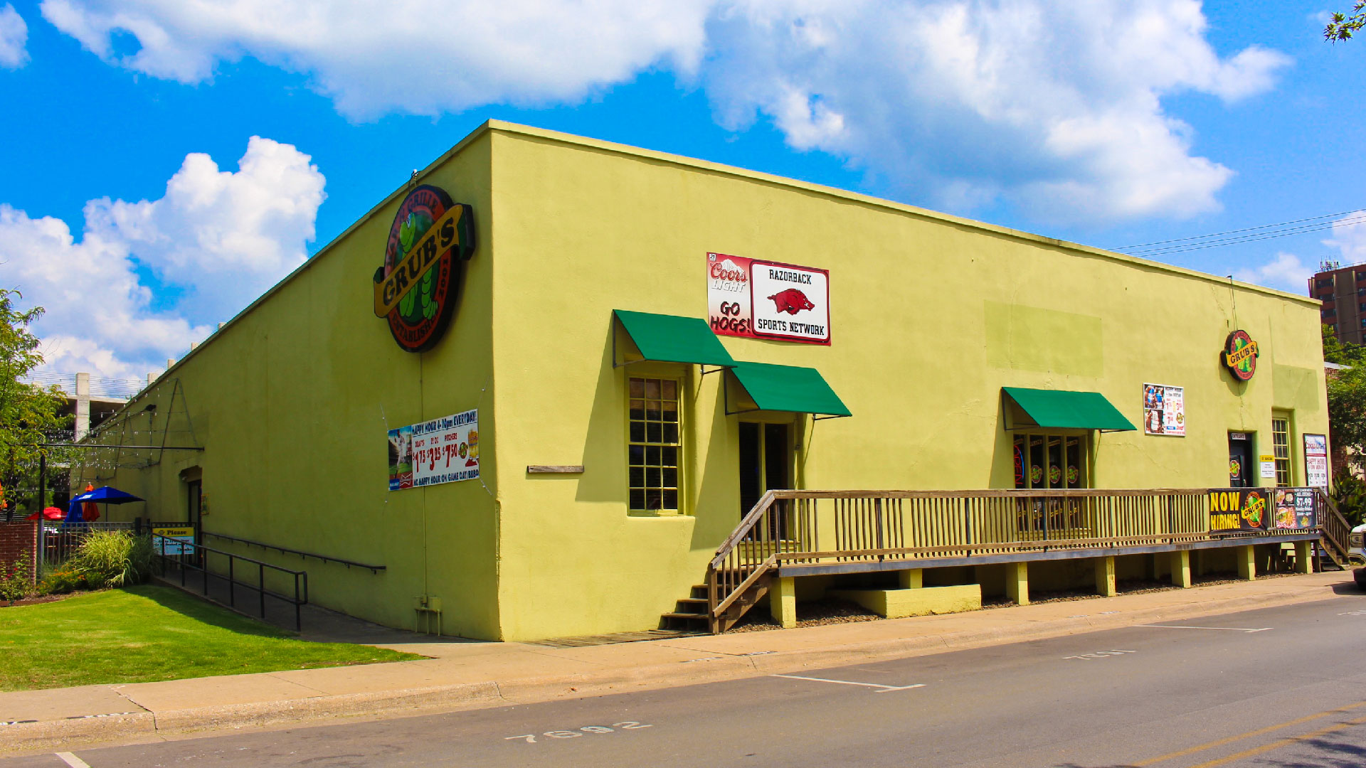 Dickson Street Grubs Bar and Grille