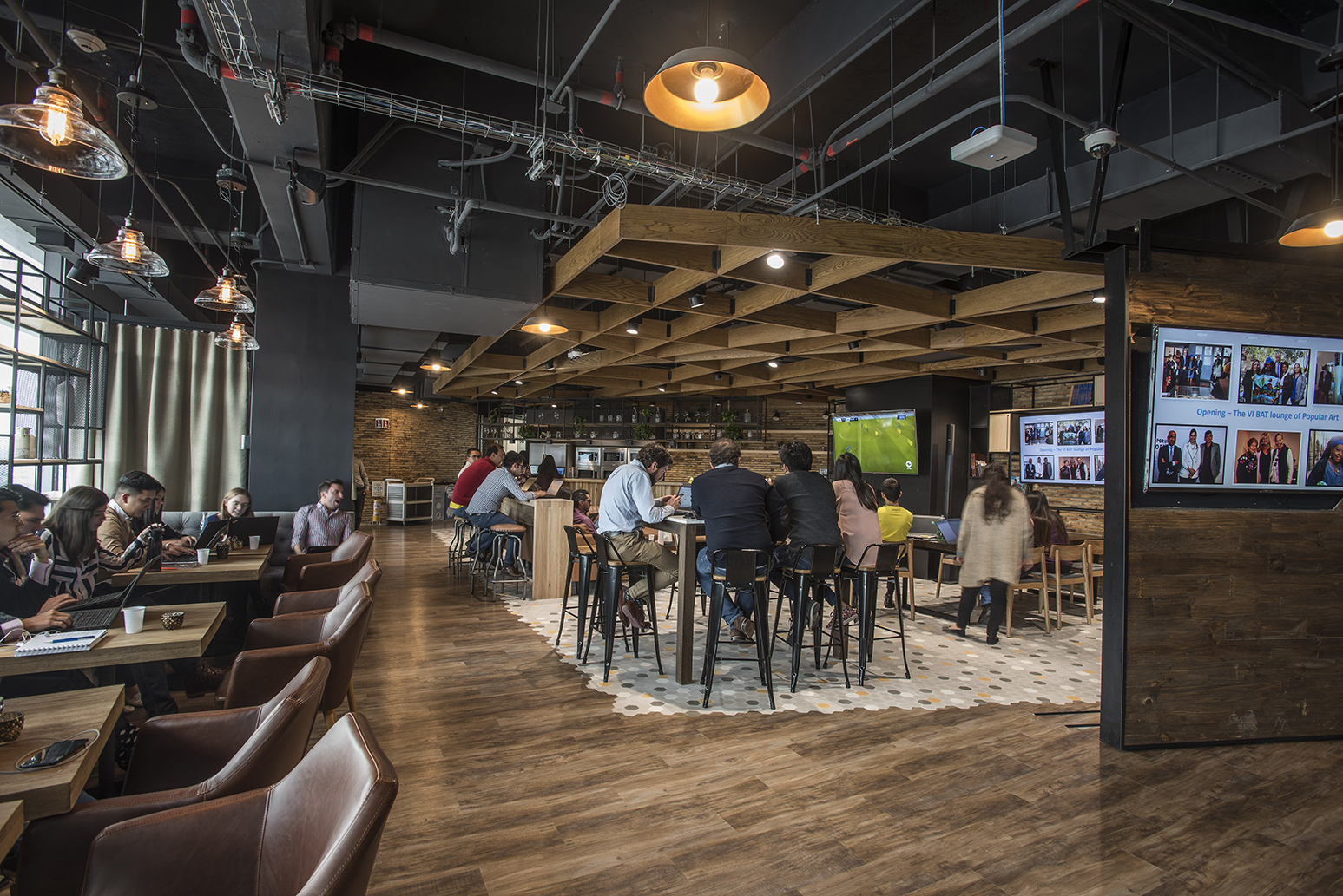 Diseño y construcción oficinas British American Tobacco Grupo Doss Arq