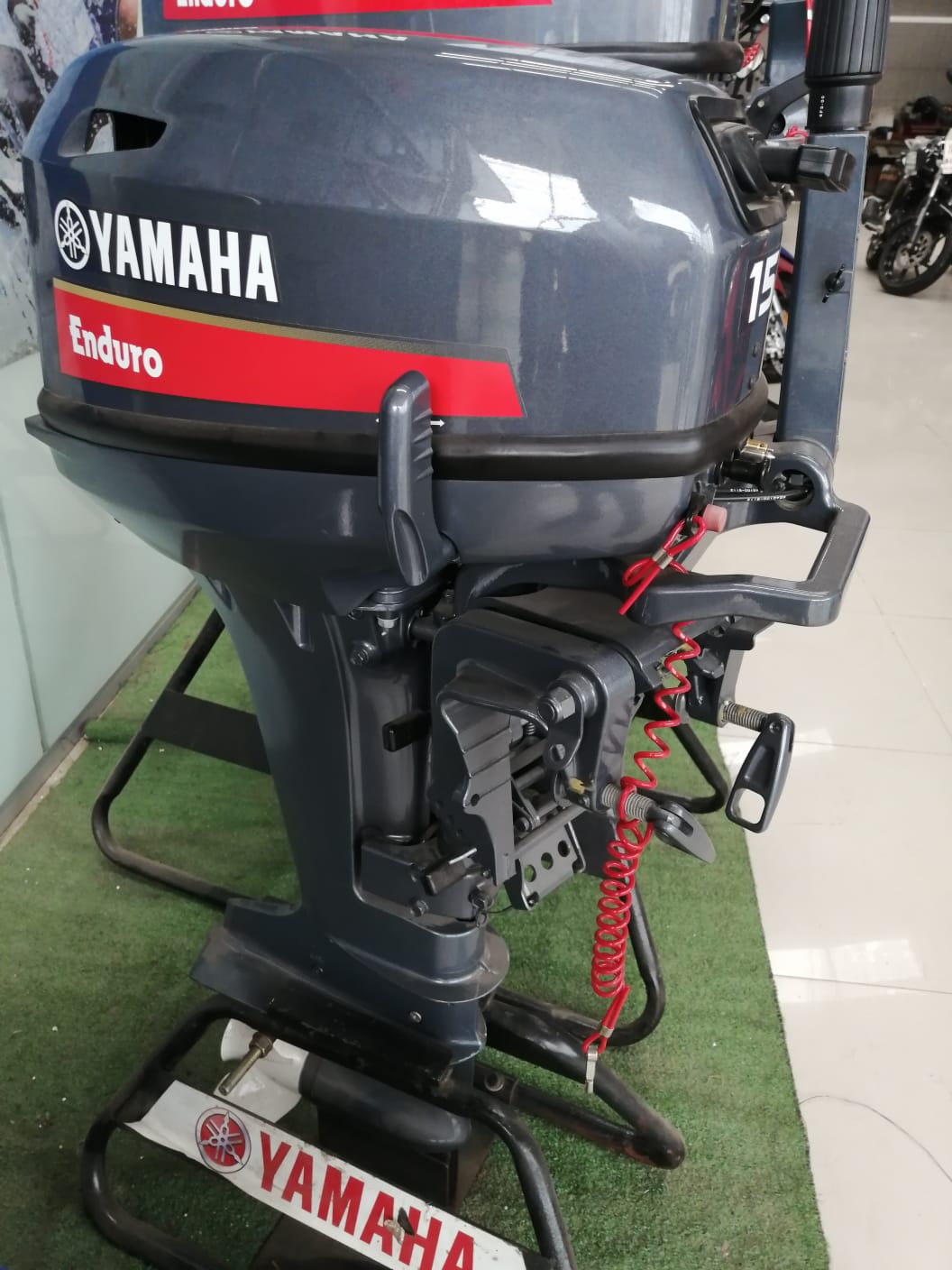 MOTOR FUERA DE BORDA YAMAHA E15DMHS Grupo CIA La Cachina SAC MOTOR FUERA DE BORDA YAMAHA E15DMHS Grupo CIA La Cachina SAC