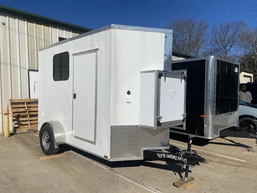 Advanced Mobile Dog Grooming Vans with HighCapacity Water Tanks