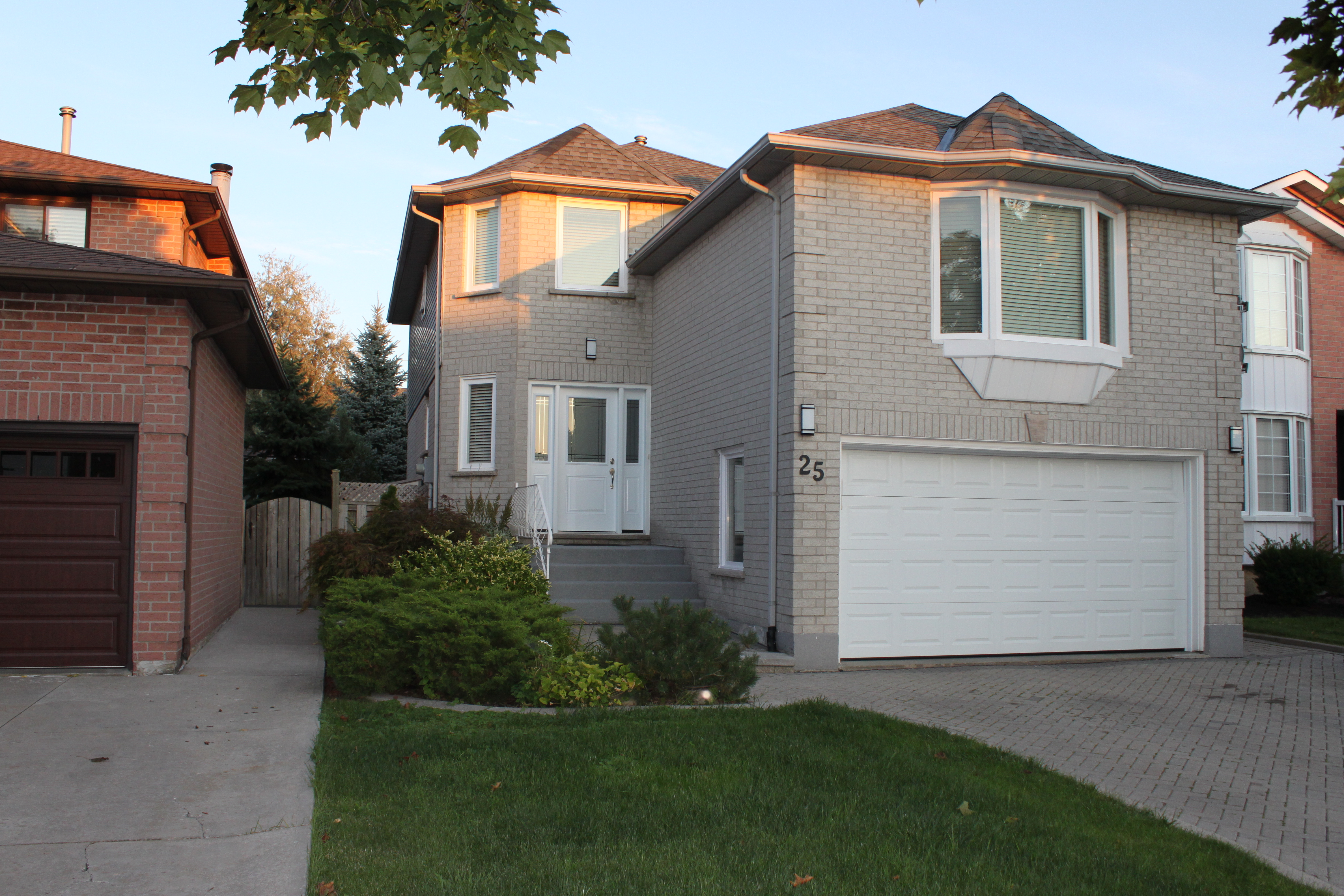 3+1 detached house in Stoney Creek
