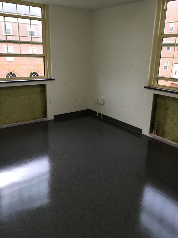 Corner room clean Green Trees Cleaning Co.