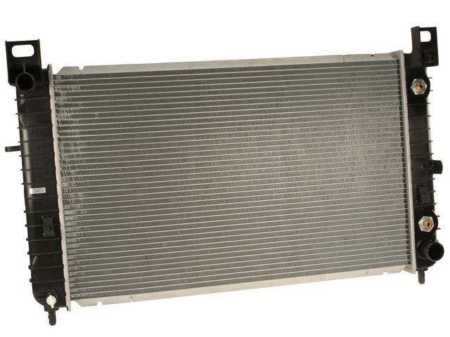 Radiator For 19992004 Chevy Silverado 1500 2001 2000 2002 2003 D214JD