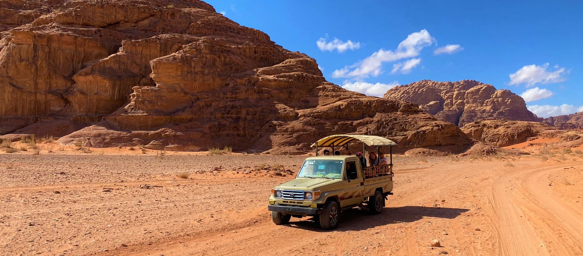 Réserve ton tour en Jeep dans le Wadi Rum avec Salameh