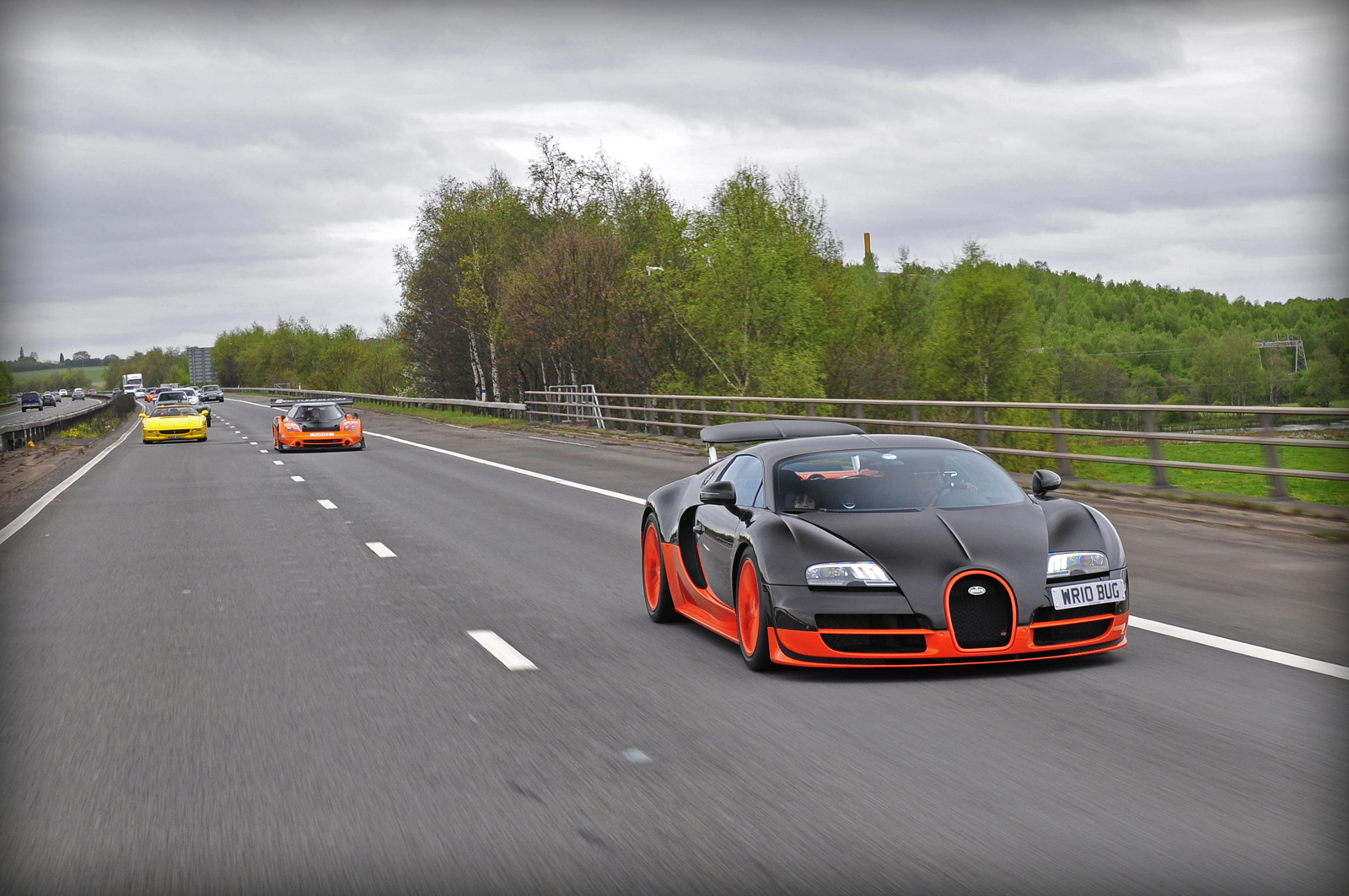 Video Bugatti Veyron Super Sport WRE Flybys GTspirit