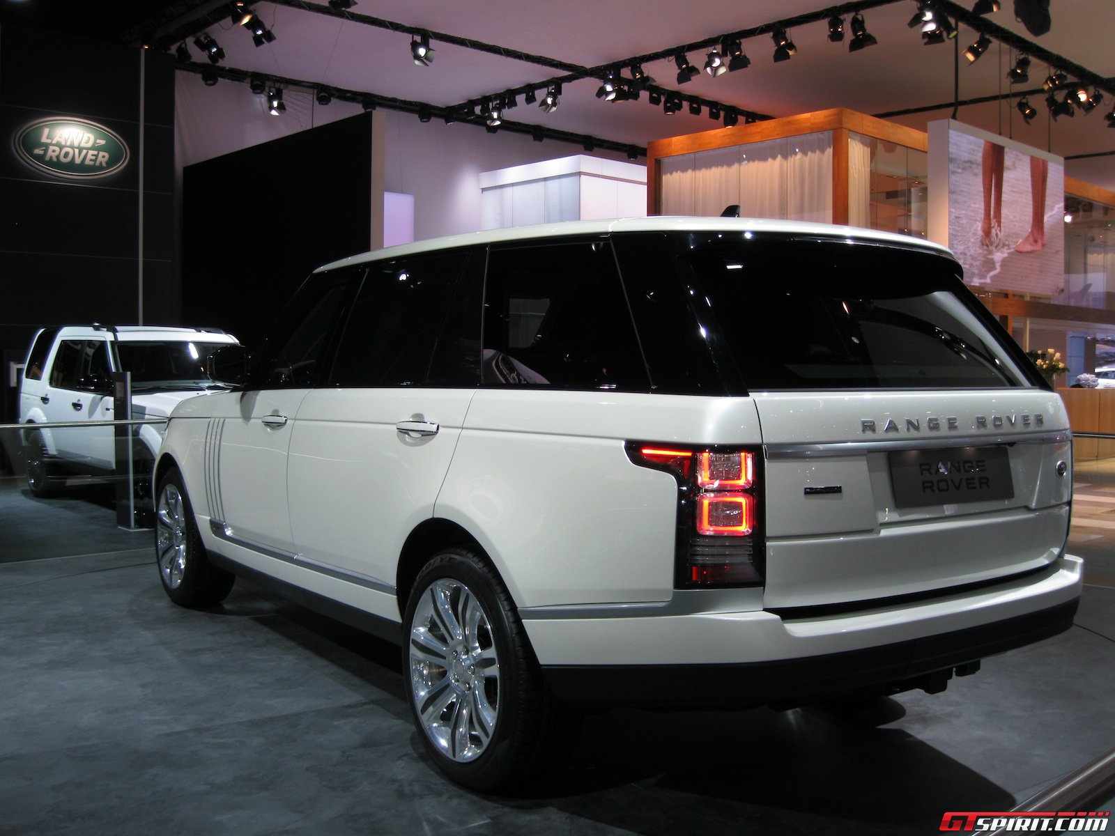 Detroit 2014 Range Rover LongWheelbase GTspirit