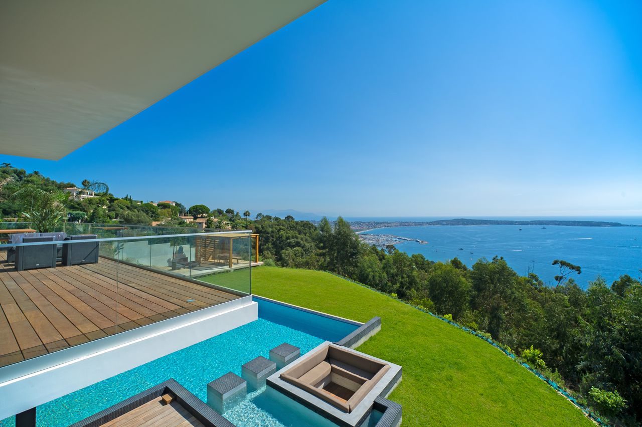 9.6 Million Villa With Panoramic Views of The French Riviera GTspirit